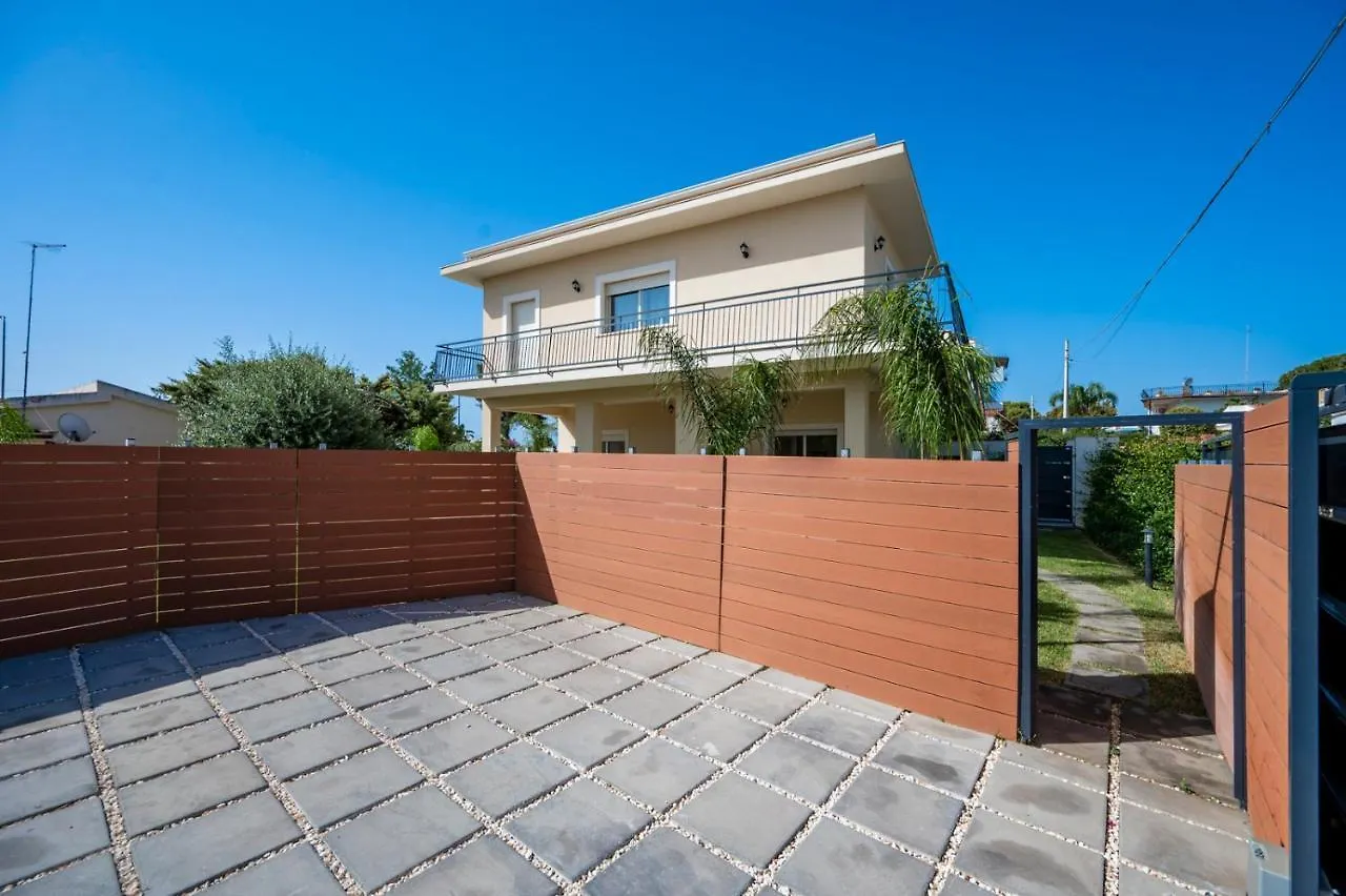 Villa Nisa Apartment Fontane Bianche Italy