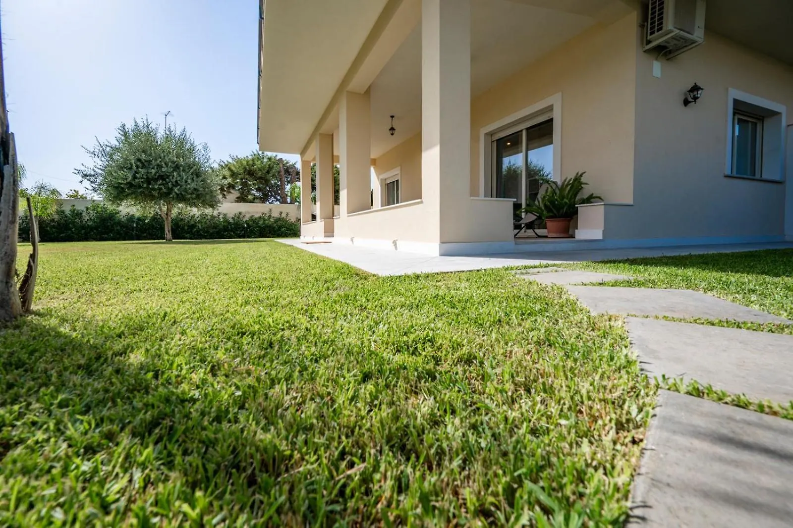 Villa Nisa Apartment Fontane Bianche 0*,  Italy